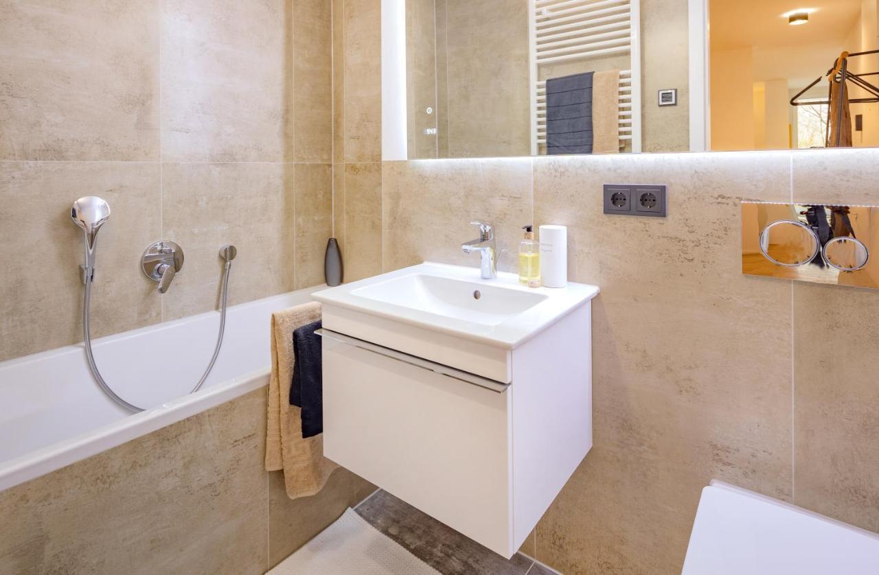 Sweethome - Luxus Pur - Grosse Kueche, 2 Baeder, 2 Terrassen Ottobrunn Exterior foto
